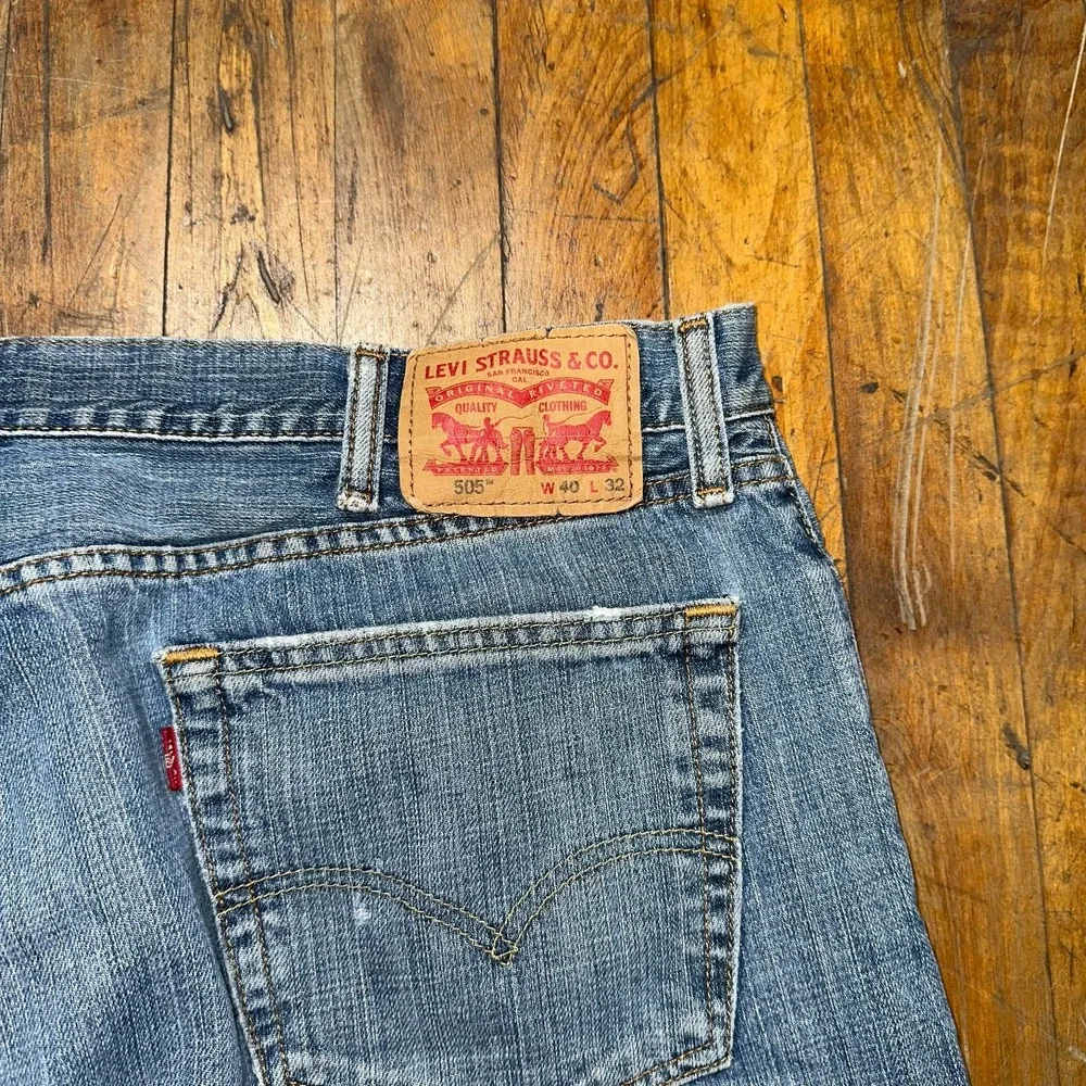 Levi's 505 Jeans Men's Size 40x32 Blue Denim Regular Fit Flat Front Straight Leg
